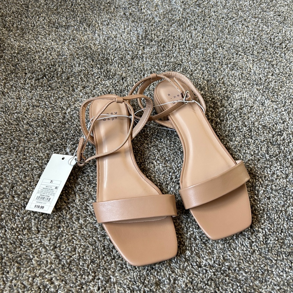 A new day Delores shoes NWT